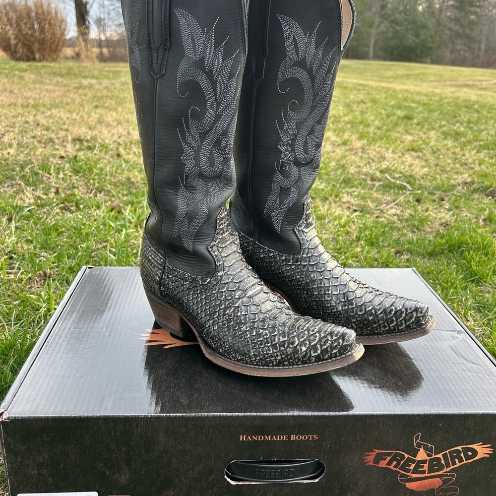 Freebird Woodland Grey python multi-LIKE NEW